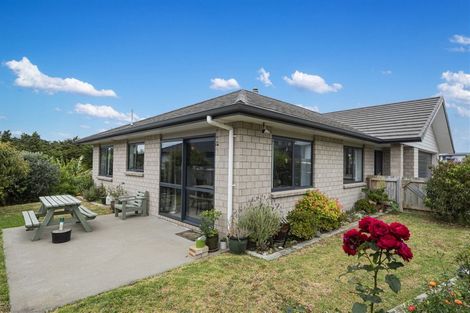 Photo of property in 56 Pebble Beach Boulevard, Te Kamo, Whangarei, 0112