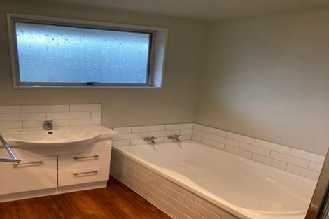 Photo of property in 50 Chipping Lane, Redwood, Christchurch, 8051