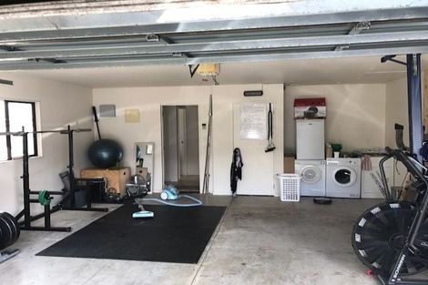 Photo of property in 22 Baulcomb Parade, Windsor Park, Auckland, 0632