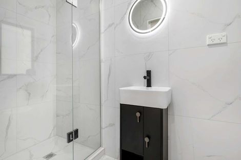 Photo of property in 4/1 Waters Place, New Lynn, Auckland, 0600