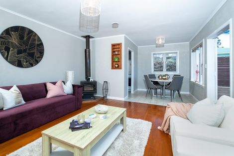 Photo of property in 82 Rosier Road, Glen Eden, Auckland, 0602