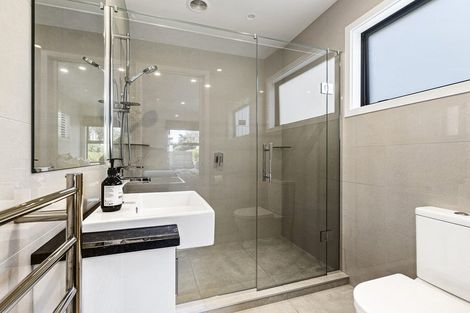 Photo of property in 7/2a Montrose Place, Highlands Park, New Plymouth, 4312