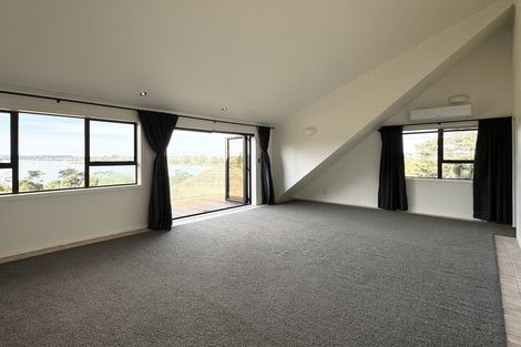 Photo of property in 71 James Paige Lane, Riverhead, Albany, 0793