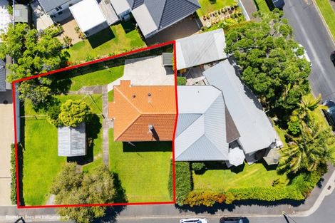 Photo of property in 23 Clarence Road, Northcote Point, Auckland, 0627