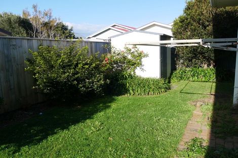 Photo of property in 5 Endeavour Avenue, Lyall Bay, Wellington, 6022