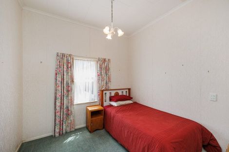 Photo of property in 30 Ngahina Street, Marton, 4710