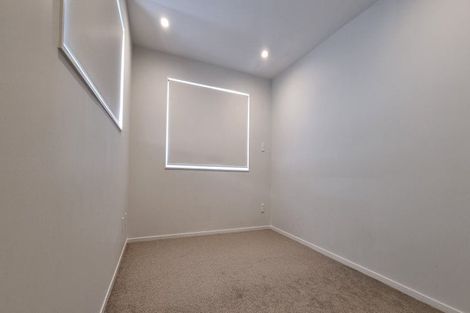 Photo of property in 19 Kaimai Avenue, Massey, Auckland, 0614