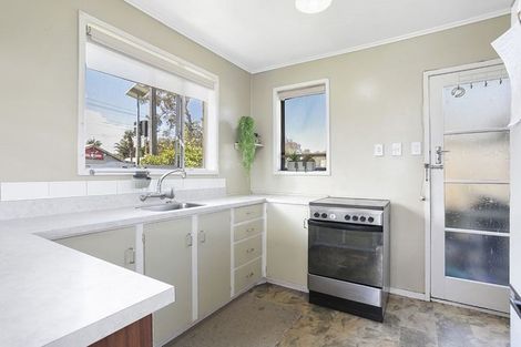 Photo of property in 1/4 Pomaria Road, Henderson, Auckland, 0610