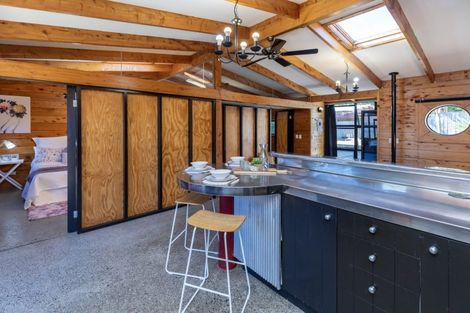 Photo of property in 102a Seaview Road, Paraparaumu Beach, Paraparaumu, 5032