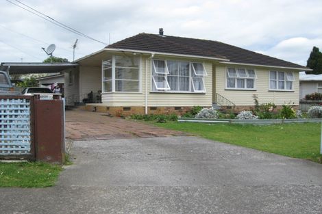 Photo of property in 10 Plumley Crescent, Mangere, Auckland, 2022