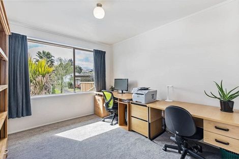 Photo of property in 38 Simon Ellice Drive, Bayview, Auckland, 0629