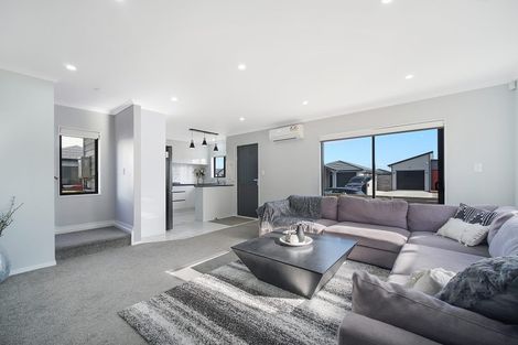 Photo of property in 20 Survila Street, Takanini, 2110