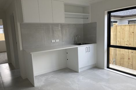 Photo of property in 5 Toropapa Close, Takanini, 2110