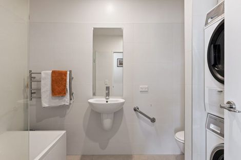 Photo of property in Marina View Apartments, 303/4 Reads Quay, Gisborne, 4010