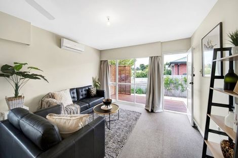 Photo of property in 23 Landsdowne Terrace, Cashmere, Christchurch, 8022