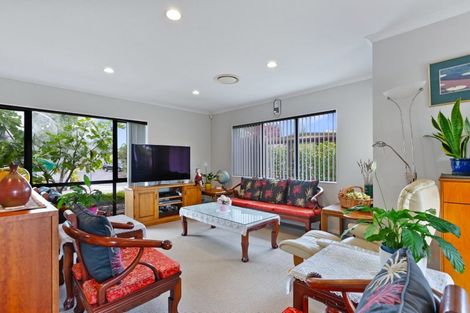 Photo of property in 9 Mohill Place, East Tamaki Heights, Auckland, 2016