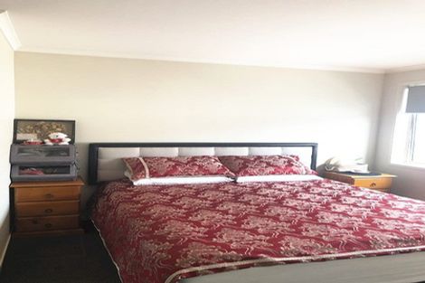 Photo of property in 28 Akeake Lane, Manurewa, Auckland, 2102