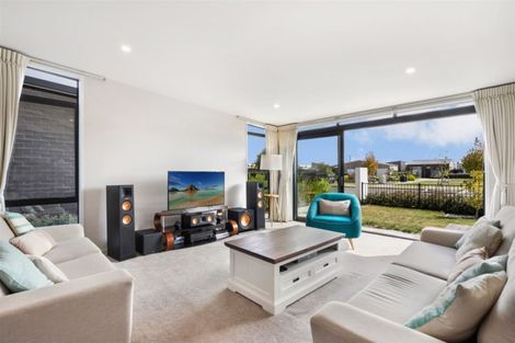 Photo of property in 6 Leadership Crescent, Papakura, 2110