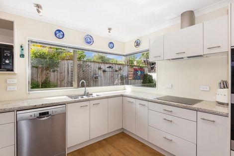 Photo of property in 3 Koromiko Glen, Waikanae, 5036