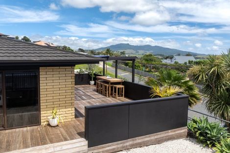Photo of property in 10c Long Street, Raglan, 3225