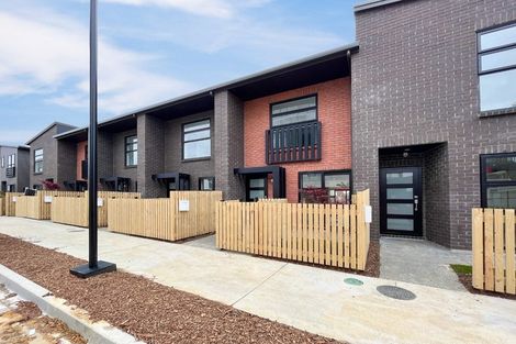 Photo of property in 58 Rauemi Way, Te Atatu South, Auckland, 0610