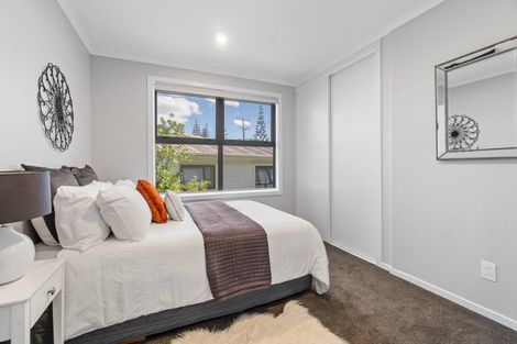 Photo of property in 27 High Road, Glenfield, Auckland, 0629