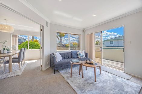 Photo of property in 16 Tornado Place, West Harbour, Auckland, 0618