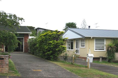 Photo of property in 17 Totara Grove, Hillcrest, Auckland, 0627