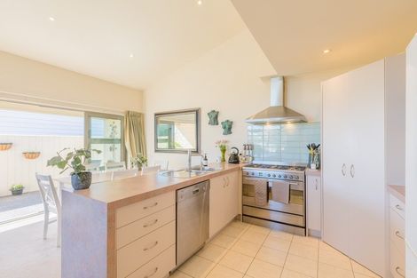 Photo of property in 4b Huia Road, Raumati Beach, Paraparaumu, 5032