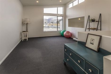 Photo of property in 5b Hogan Lane, Wanaka, 9305