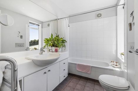 Photo of property in 353a Karaka Bay Road, Karaka Bays, Wellington, 6022