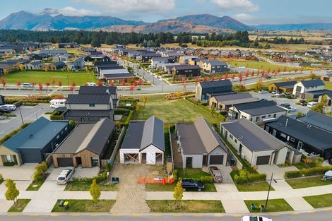 Photo of property in 32 Obelisk Street, Wanaka, 9305