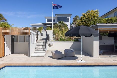 Photo of property in 12 George Street, Hospital Hill, Napier, 4110