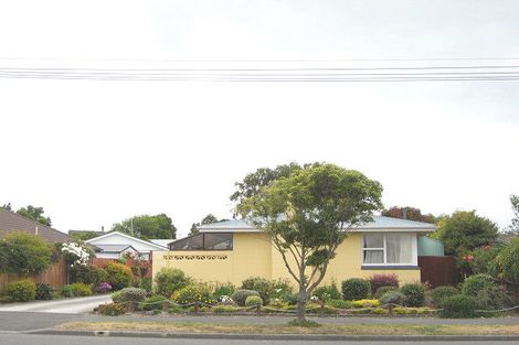 Photo of property in 23 Inwoods Road, Parklands, Christchurch, 8083