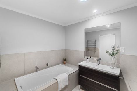 Photo of property in 39 Nugget Avenue, Hobsonville, Auckland, 0616