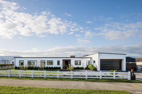 Photo of property in 16 Kaniera Terrace, Cambridge, 3434