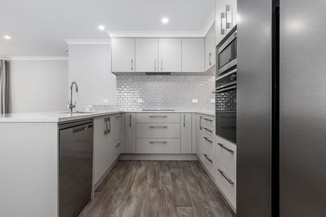 Photo of property in 168 Karuhiruhi Street, Waikanae, 5036