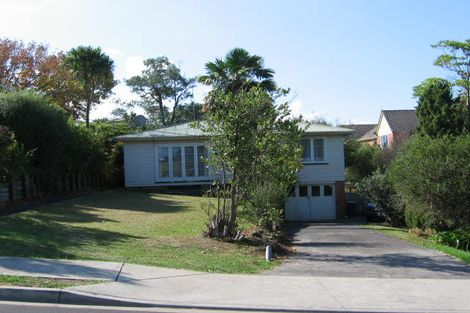 Photo of property in 16 Maui Street, New Lynn, Auckland, 0600