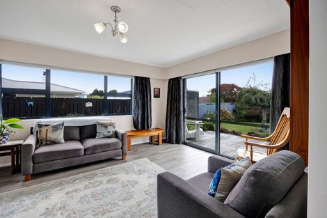 Photo of property in 8 Kowhai Street, Strandon, New Plymouth, 4312