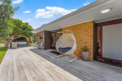 Photo of property in 8 Waimanu Place, Point Wells, 0986