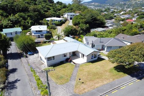Photo of property in 38 Larsen Crescent, Tawa, Wellington, 5028