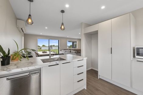 Photo of property in 10 Bianca Crescent, Stratford, 4332