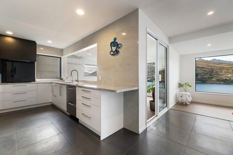 Photo of property in 22 Golden Terrace, Queenstown, 9300