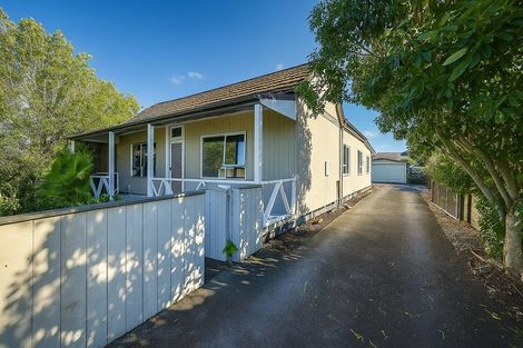 Photo of property in 2 Avondale Road, Taradale, Napier, 4112