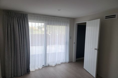 Photo of property in 105 Trias Road, Totara Vale, Auckland, 0629