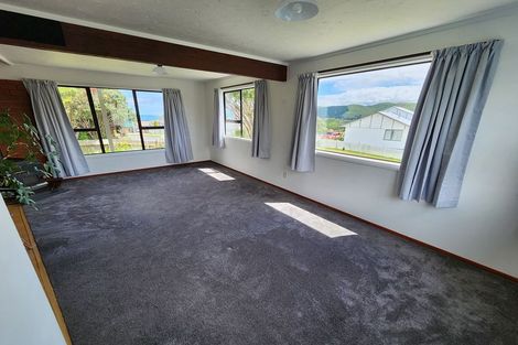 Photo of property in 1 Lindis Close, Kelson, Lower Hutt, 5010