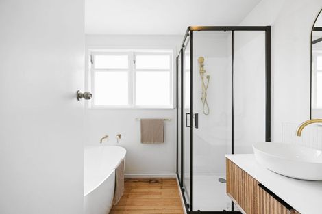 Photo of property in 182 Ngatai Road, Otumoetai, Tauranga, 3110