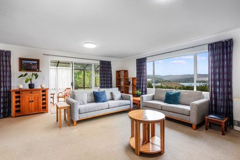 Photo of property in 129 Kahu Road, Paremata, Porirua, 5024