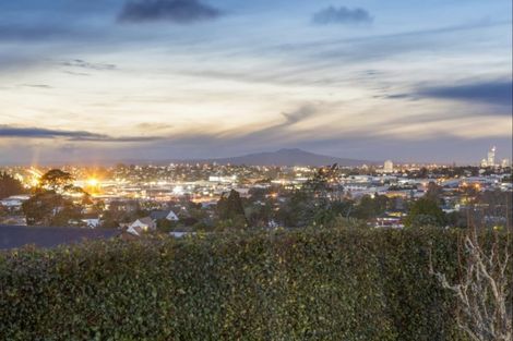 Photo of property in 12 Ross Avenue, Glenfield, Auckland, 0629