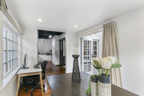 Photo of property in 19 Torwood Road, Khandallah, Wellington, 6035